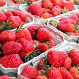 strawberries-1350482_1920.th.jpg