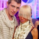 blondes look like some weird  n6a02mmy3j