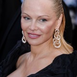 Pamela-Anderson-%2A120-Beats-Per-Minute%2A-premiere%2C-Cannes-FF-May-20-t6a6m9vo20.jpg