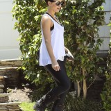 Kate-Beckinsale-steps-out-in-Santa-Monica-June-3-i6b9jd2tye.jpg