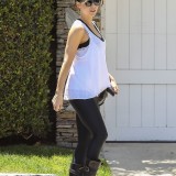 Kate-Beckinsale-steps-out-in-Santa-Monica-June-3-f6b9jd4elh.jpg