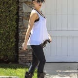 Kate-Beckinsale-steps-out-in-Santa-Monica-June-3-46b9jd5qo1.jpg