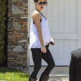 Kate-Beckinsale-steps-out-in-Santa-Monica-June-3-f6b9jd7hrj.jpg