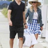 Reese Witherspoon - Out and about in Santa Monica - June 3a6b9jlscyz.jpg