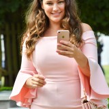 Kelly Brook at the Hampton Court Flower Show in London - July 3f6dr3mccmf.jpg
